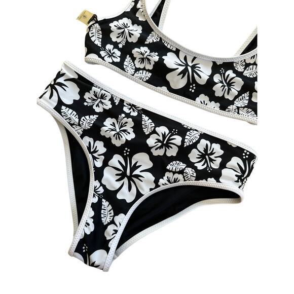 Volcom Flower Bikini 👙 - Picture 2 of 6